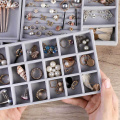 Organizer na biżuterię w szufladzie - mini przegródki