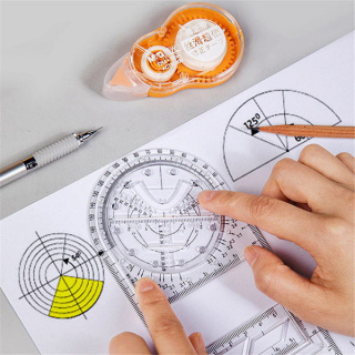 Wielofunkcyjna linijka geometryczna